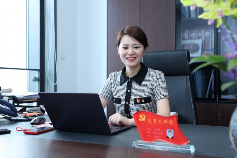 1753773063649780aZtP.jpg 優(yōu)秀黨務(wù)工作者-耿碩.jpg