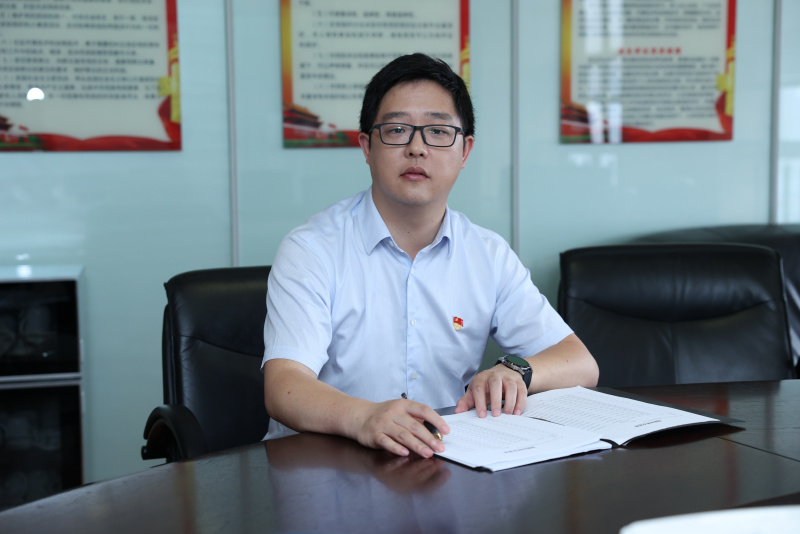 1753773076464259BRkS.jpg 優(yōu)秀黨務(wù)工作者-邵千永.JPG